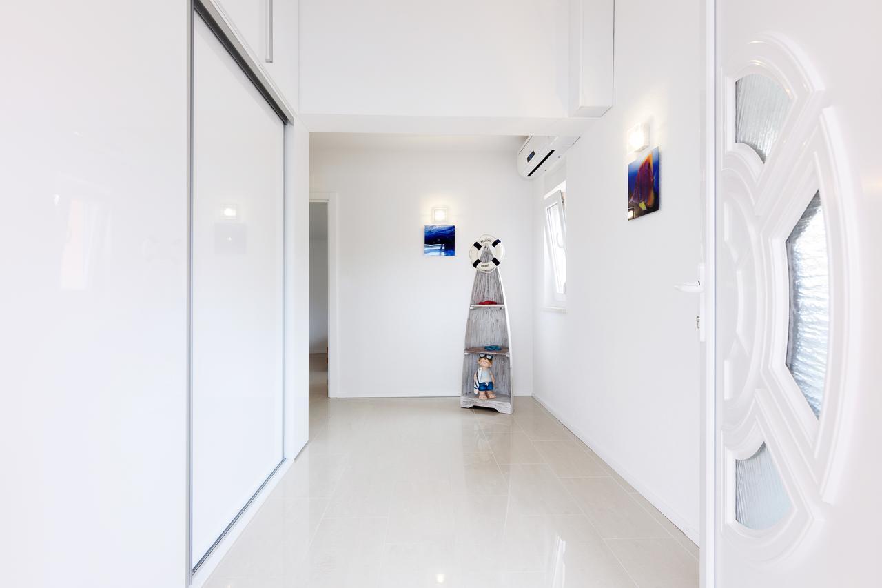 Studio Apartment Maslina Gornji Karin Habitación foto